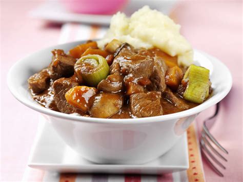 Definition of BOURGUIGNONNE .